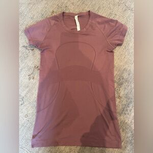 Lululemon Athletica Short Sleeve Top in Dusty Rose